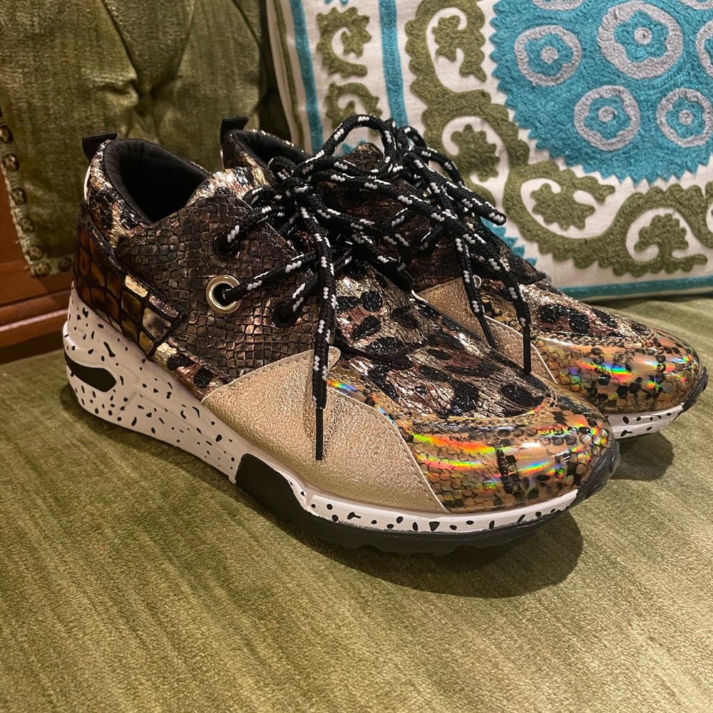 YO KI Sneakers